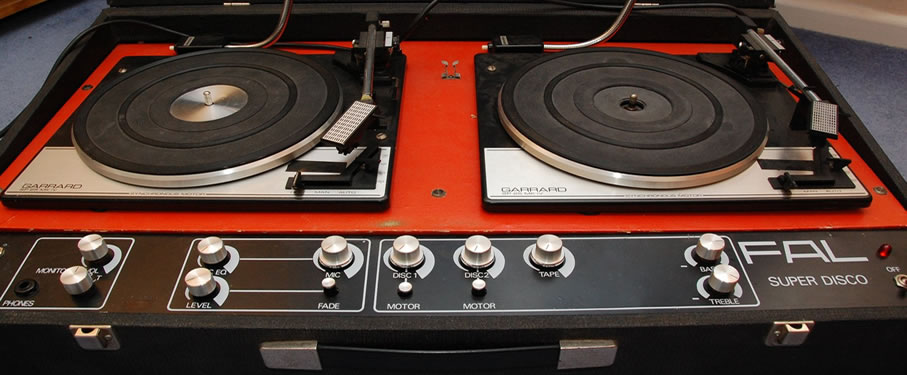 Inexperienced Wedding DJ Inexperienced Wedding DJ